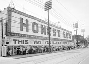Honest Ed’s in the 1960s. City of Toronto Archives.