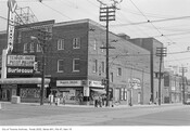 Corner of Spadina Ave. and Dundas St., looking north-east, 1972, Courtesy of the City of Toronto Archives 