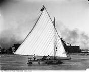 Ice boat, Toronto Bay, 1907. Image: City of Toronto Archives