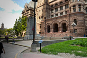 Entrance to Old City Hall, 60 Queen Street East, May 29, 2022. Image by Herman Custodio.