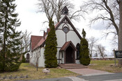 St. Andrew by-the-Lake Anglican Church, 102 Lakeshore Avenue, April 10, 2022. Image by Herman Custodio.