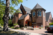 Saint Thomas's Anglican Church, 383 Huron Street, July 10, 2022. Image by Herman Custodio.